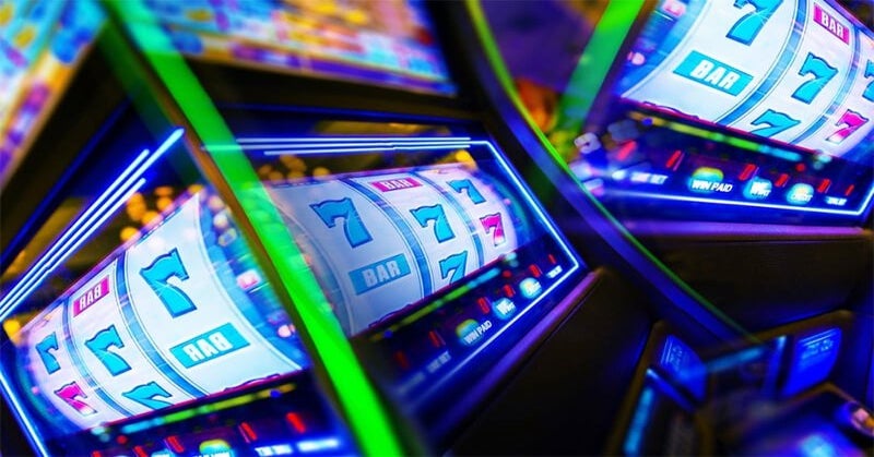 online slots offer mo' bonuses than any other gamblin site